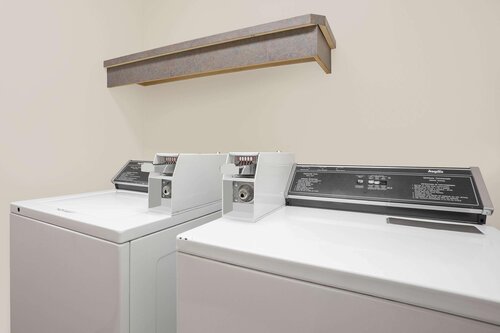 Super 8 By Wyndham Cranbrook