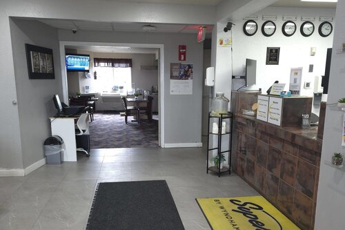 Super 8 By Wyndham Swift Current