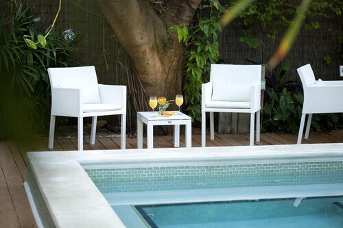 Alexander's Gay Resort