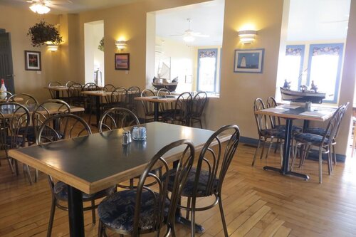 Parkland Village Inn