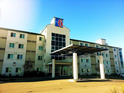 Motel 6 Grande Prairie