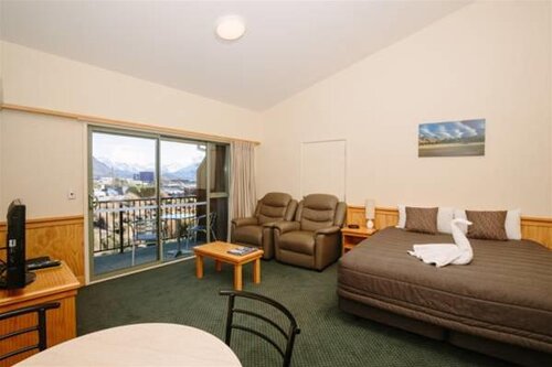 Clearbrook Motel and Serviced Apartments