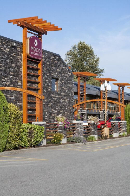 Poco Inn And Suites Hotel & Conference Centre