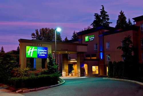 Holiday Inn Express & Suites Surrey