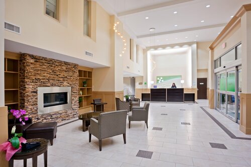 Holiday Inn & Suites Surrey East - Cloverdale
