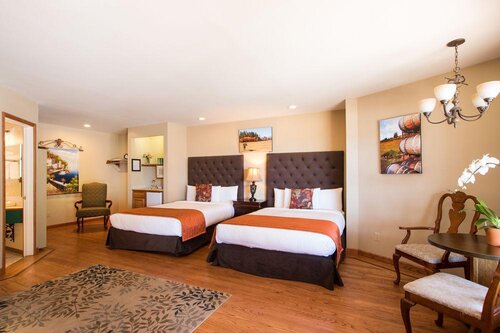 Mourelatos Lakeshore Resort