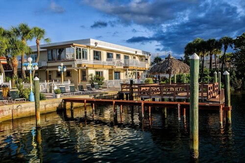 Bayview Plaza Waterfront Resort