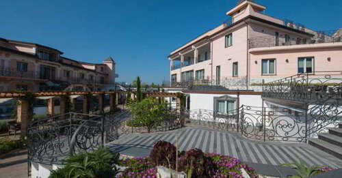 L'Araba Fenice Hotel & Resort