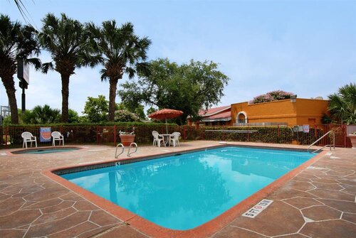 Quality Inn & Suites I-35 near AT&T Center