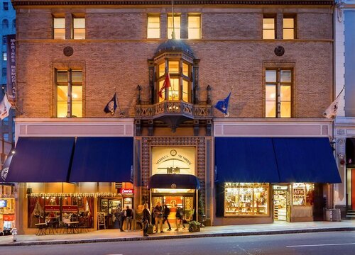 Marine's Memorial Club