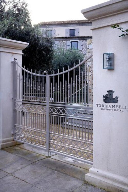 Torri e Merli, Paxoi