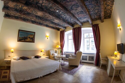 Merchant's Yard Residence