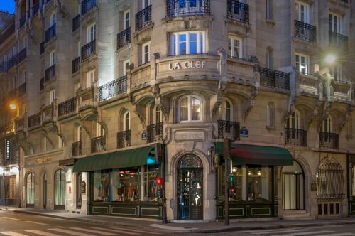 La Clef Louvre Paris by The Crest Collection