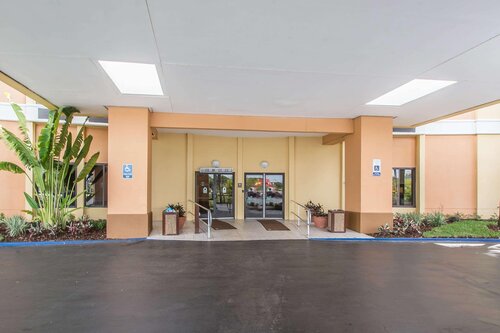 Comfort Inn & Suites Kissimmee by the Parks
