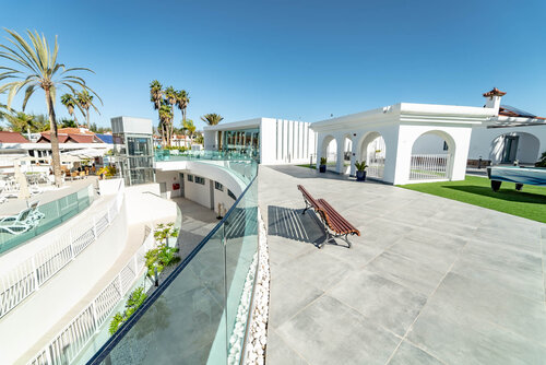 Hotel LIVVO Dunagolf Suites