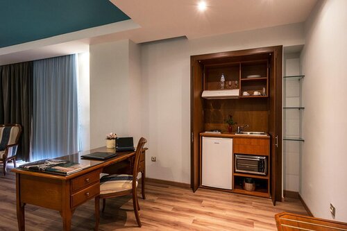 Oasis Hotel Apartments