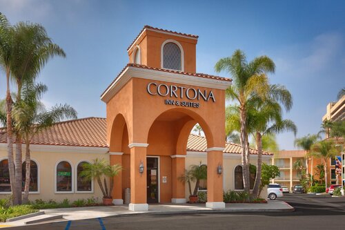 Cortona Inn & Suites Anaheim Resort