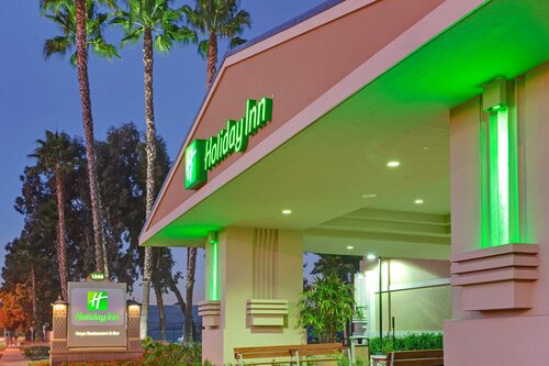Holiday Inn & Suites Anaheim
