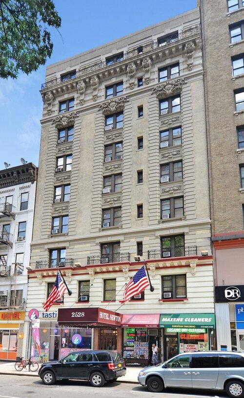 Hotel Newton (CLOSED)