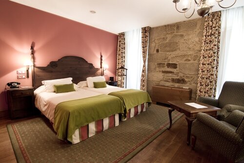 Virxe da Cerca (Pousadas de Compostela)