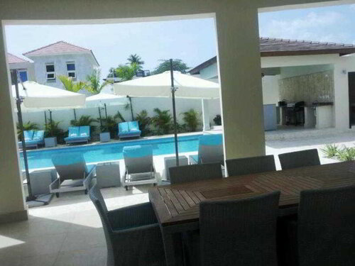 Lifestyle Crown Residence Suites