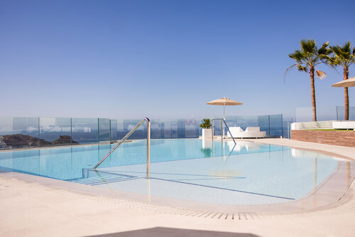 Servatur Hartaguna-Adults Only