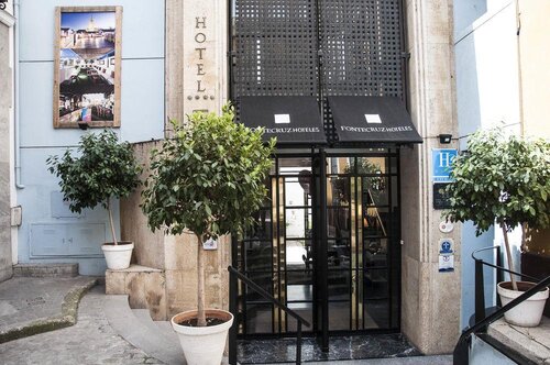 Los Seises By Fontecruz