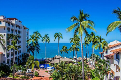 Plaza Pelicanos Grand Beach Resort