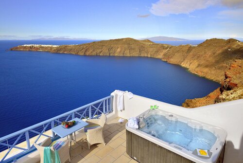 Absolute Bliss Imerovigli Suites