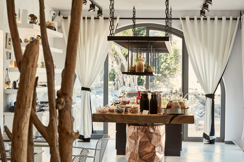 Liostasi Ios Hotel & Suites