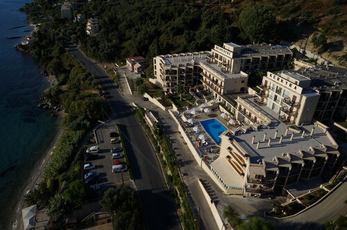 Canvas by Mitsis Belvedere