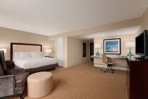 Hilton Miami Airport Blue Lagoon