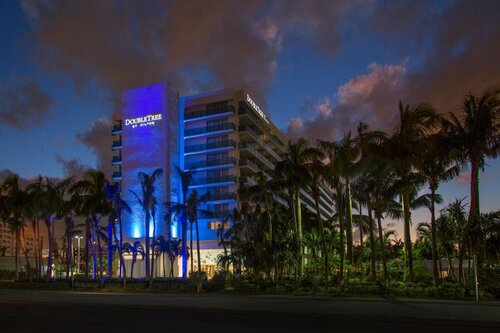 DoubleTree by Hilton Hollywood Beach