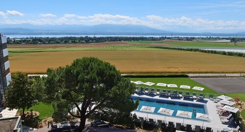 EVERNESS Hotel & Resort