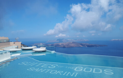 Suites of the Gods Cave Spa