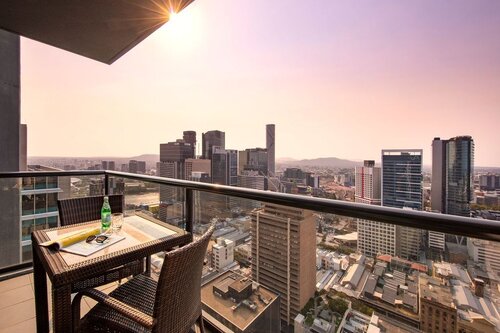 Oaks Brisbane Charlotte Suites