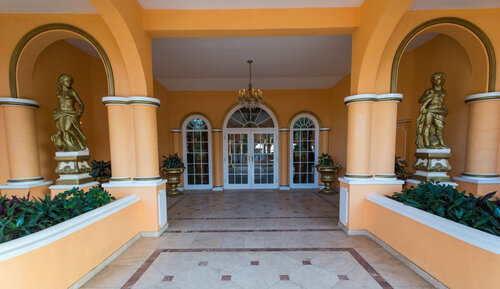 Coco Reef Resort Bermuda