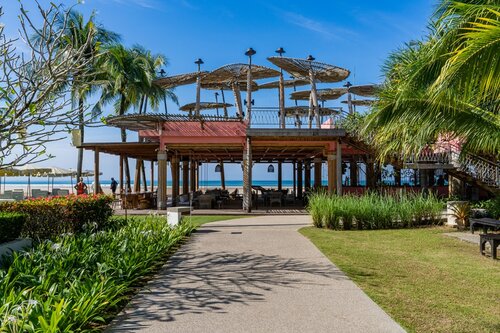 Apsara Beachfront Resort and Villa