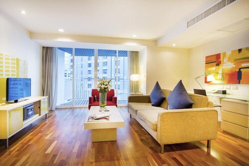 Urbana Langsuan (formerly Fraser Place Langsuan)