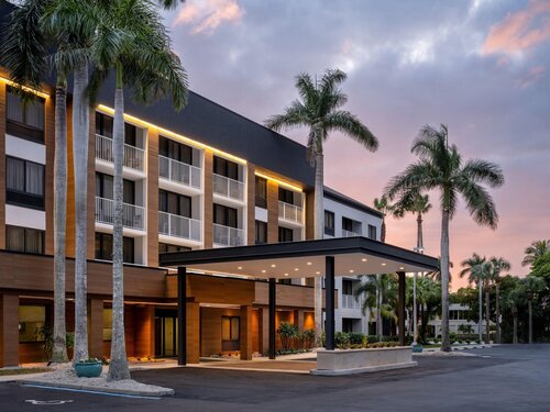 Courtyard By Marriott - Naples