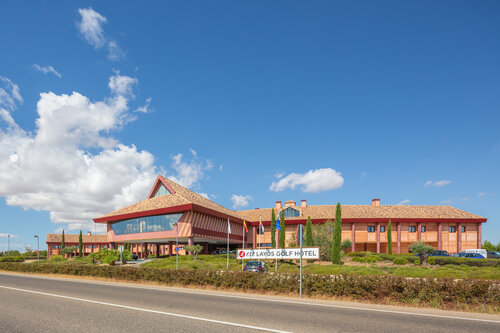 Exe Layos Golf