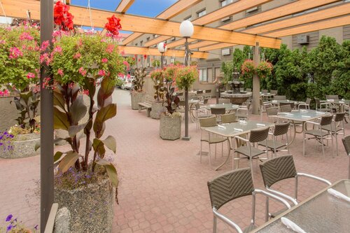 Ramada Hotel &Conference Center by Wyndham Kelowna