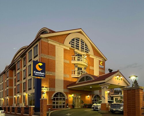 Comfort Inn & Suites Airport La Guardia Airport