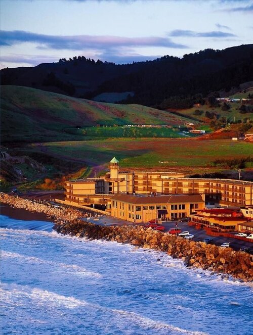 Pacifica Lighthouse, a Wyndham Hotel