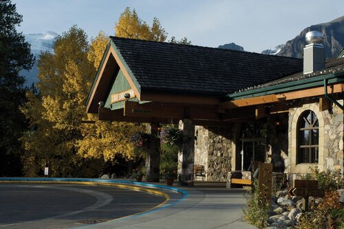 Lake Louise Inn