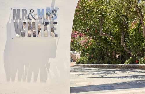 Mr & Mrs White Paros