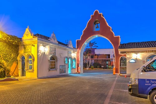 Hotel & Suites Casa Conde