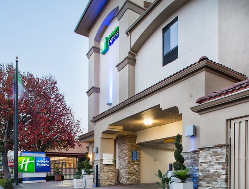 Holiday Inn Express Redwood City-Central