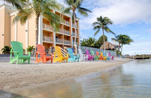 Hutchinson Island Plaza Hotel & Suites