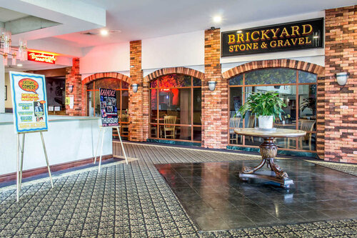 Clarion Hotel & Conference Center Bohemia